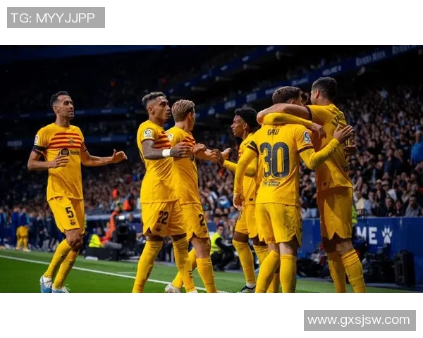 1米74足球明星的传奇之路与他在绿茵场上的辉煌成就 1米74足球明星的传奇之路与他在绿茵场上的辉煌成就