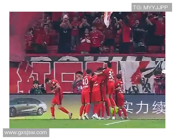 上海篮球队以55分稳居总决赛积分榜首位争夺冠军的希望愈发强烈 上海篮球队以55分稳居总决赛积分榜首位争夺冠军的希望愈发强烈