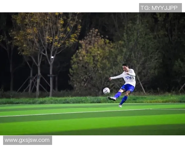 在足球城遇见梦想与激情的综艺之旅探索无限可能的精彩瞬间