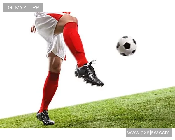 白色足球箭头引领潮流探索运动与时尚的完美结合